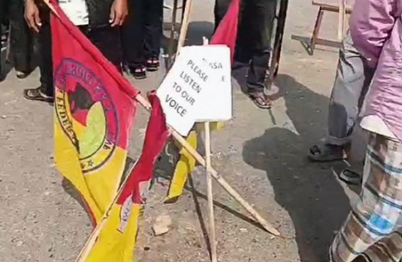 Road, Rail blockade in Dharmanagar seeking Roman script for Kokborok language under TBSE Road, Rail blockade in Dharmanagar seeking Roman script for Kokborok language under TBSE